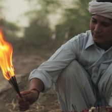 Noor: una scena del film franco-pakistano incentrato sulla figura di Noor, un transgender deciso a cambiare vita
