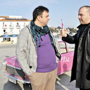 The Parade: Nikola Kojo con Miloš Samolov in una scena del film