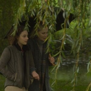 Au Galop: Marthe Keller con Alice de Lencquesaing