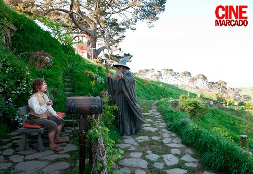 Gandalf E Bilbo Discorrono In Una Scena Di Lo Hobbit Un Viaggio Inaspettato Su Cinemercado 254507