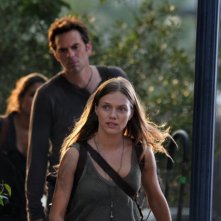Revolution: Tracy Spiridakos e Billy Burke nell'episodio The Plague Dogs