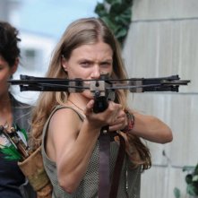 Revolution: Tracy Spiridakos e Daniella Alonso nell'episodio No Quarter