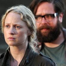 Revolution: Zak Orth ed Anna Lise Phillips nell'episodio The Plague Dogs