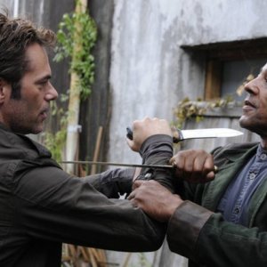 Revoution: Giancarlo Esposito e Billy Burke nell'episodio Soul Train
