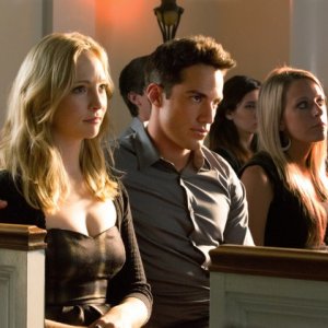The Vampire Diaries: Michael Trevino e Candice Accola nell'episodio Memorial
