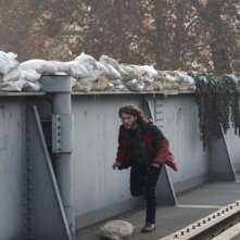 Venuto al Mondo: Emile Hirsch in azione in una scena del film