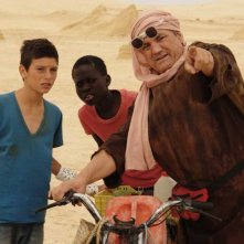 Il sole dentro: Fallou Cama, Gaetano Fresa e Francesco Salvi in una scena del film