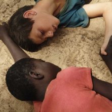 Il sole dentro: Fallou Cama in una bella immagine del film insieme a Gaetano Fresa