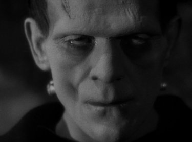 Frankenstein: Boris Karloff in una scena del film