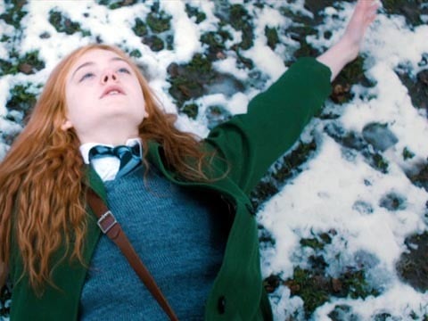 Elle Fanning Sdraiata Nella Neve In Un Immagine Di Ginger Rosa 255073