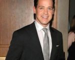 T.R. Knight guest star in The Good Wife