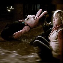 Adelaide Clemens in una sequenza di Silent Hill: Revelation 3D