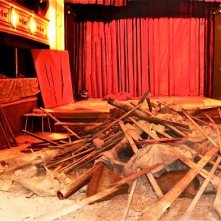 Il Commissario Nardone - scenografia del teatro in rovina realizzata da G. Pirrotta