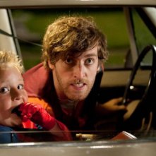 Jackson Nicoll con Thomas Middleditch nella commedia Fun Size