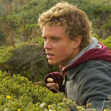 Jonny Weston è il surfista Jay Moriarty in Chasing Mavericks