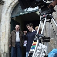 Quim Gutierrez con Josè Luis Cuerda sul set di Todo es silencio