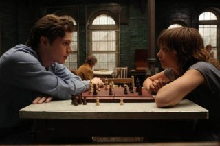 Evan Peters e Lizzie Brochere in American Horror Story - Asylum, episodio Nor'easter
