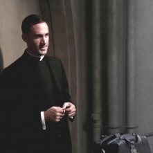 Joseph Fiennes In Tricks And Treats Secondo Episodio Di American Horror Story Asylum 255383