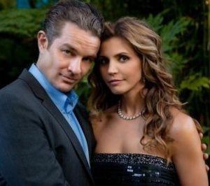 James Marsters e Charisma Carpenter in un'immagine promozionale dell'episodio Shut Up, Dr. Phil della settima stagione di Supernatural