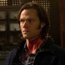 Jared Padalecki in una scena dell'episodio Adventures in Babysitting della settima stagione di Supernatural