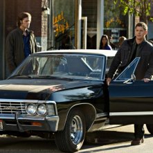 Jensen Ackles e Jared Padalecki in una scena dell'episodio Clap Your Hands If You Believe della sesta stagione di Supernatural