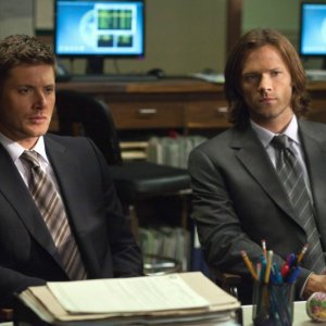 Jensen Ackles e Jared Padalecki in una scena dell'episodio Heartache dell'ottava stagione di Supernatural