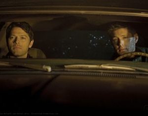 Jensen Ackles e Misha Collins nell'episodio The Born-Again Identity della settima stagione di Supernatural