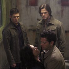 Jensen Ackles, Misha Collins e Jared Padalecki nell'episodio Caged Heat della sesta stagione di Supernatural