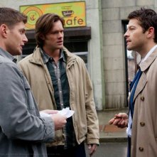 Jensen Ackles, Misha Collins e Jared Padalecki nell'episodio French Mistake della sesta stagione di Supernatural