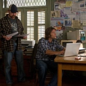 Jim Beaver e Jared Padalecki nell'episodio Hello Cruel World della settima stagione di Supernatural