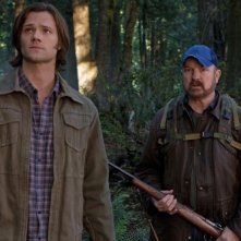 Jim Beaver e Jared Padalecki nell'episodio How To Win Friends And Influence Monsters della settima stagione di Supernatural