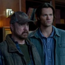 Jim Beaver e Jared Padalecki nell'episodio Meet The New Boss della settima stagione di Supernatural