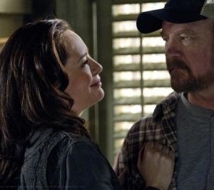 Jim Beaver e Samantha Ferris nell'episodio My Heart Will Go On della sesta stagione di Supernatural