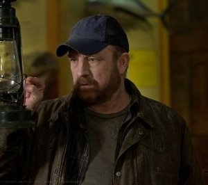 Jim Beaver in una scena dell'episodio Of Grave Importance della settima stagione di Supernatural