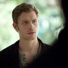 Joseph Morgan in una scena dell'episodio Prima del tramonto della terza stagione di The Vampire Diaries