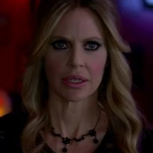 Kristin Bauer van Straten in una scena dell'episodio We'll Meet Again della quinta stagione di True Blood