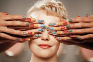 Populaire: Déborah François in una coloratissima scena del film