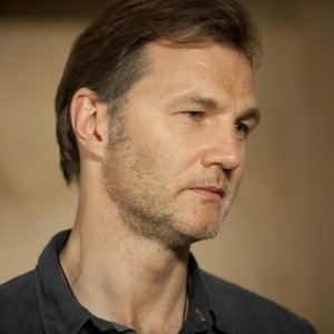 The Walking Dead: un primo piano di David Morrissey nell'episodio Benvenuti a Woodbury