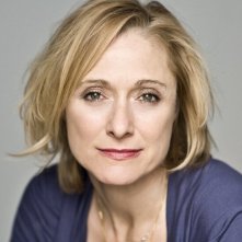 Un primo piano di Caroline Goodall