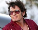 Charlie Sheen: tutta la dolcezza della sua famiglia in un video 'canterino' sul web