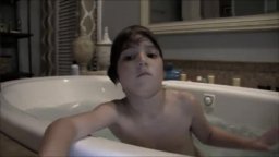 Clip 'Tub Pull' - Paranormal Activity 4