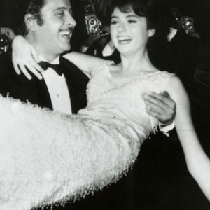 Festival di Sanremo 1966 - Domenico Modugno tiene tra le braccia Gigliola Cinquetti