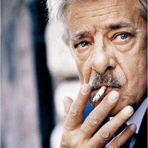 Giancarlo Giannini nella commedia Omamamiam del 2012