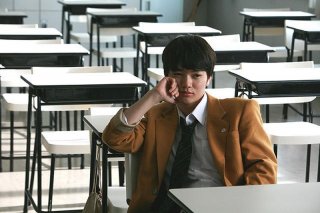 Lessons of Evil: Shôta Sometani in una scena del film
