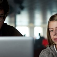 Michaël Youn in La traversée con Pauline Haugness