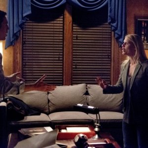 Claire Danes e Damian Lewis in un momento dell'episodio A Gettysburg Address della seconda stagione di Homeland