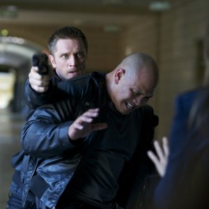 Devon Sawa in una scena dell'episodio Consequences della serie TV Nikita