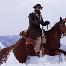 Jamie Foxx cavalca in mezzo alla neve in Django Unchained