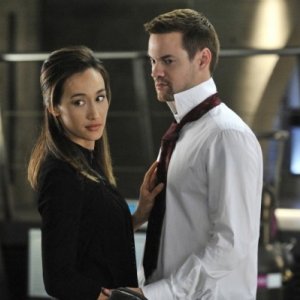 Maggie Q  insieme a Shane West in una scena dell'episodio The Sword's Edge della serie televisiva Nikita