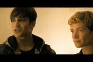 UK Trailer - Love Bite